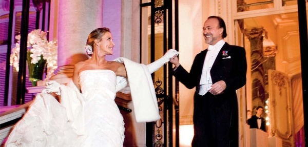 A wedding photo of Natacha Nikolajevic and Olivier Dassault 