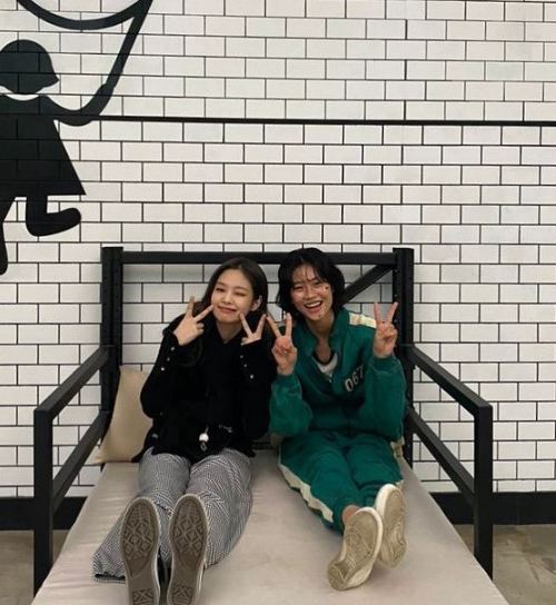 Jung Ho-yeon with Jennie