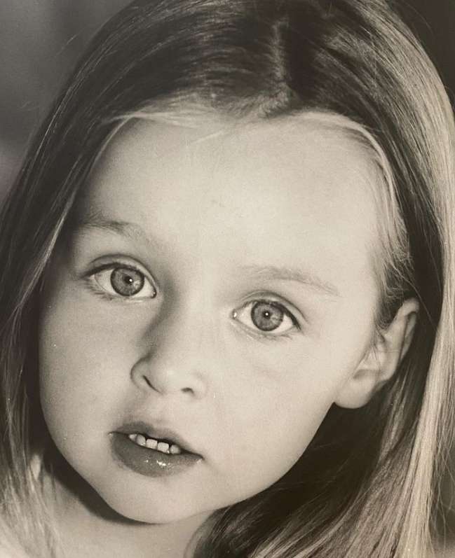 A childhood photo of Emma Smet