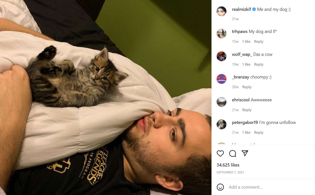 Mizkif is known for putting funny captions under his photos on Instagram