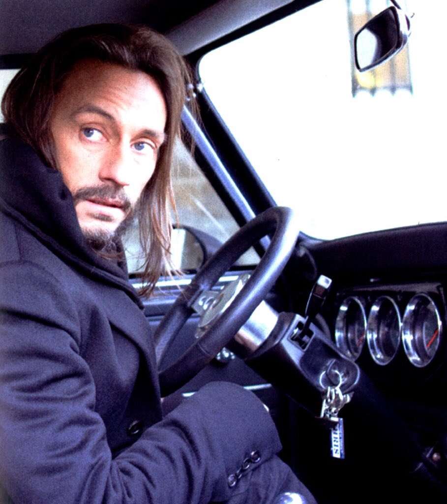 Bob Sinclar in his Minicooper