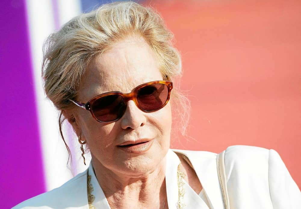 Sylvie Vartan Wiki, Age, Boyfriend, Husband, Family, Biography & More