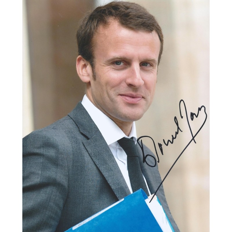 Emmanuel Macron's autograph