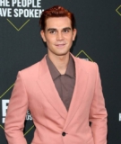 KJ Apa Wiki, Height, Age, Girlfriend, Wife, Children, Family, Biography & More